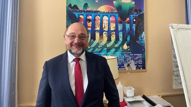 Martin Schulz, ex-président du Parlement européen, s’exprime pour la première fois sur l’affaire RNBV / Dati, à Morlaix, en Bretagne, le 29 mai 2024. (ÉLODIE GUÉGUEN / CELLULE INVESTIGATION DE RADIO FRANCE)