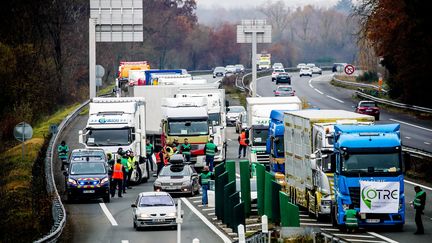 Des blocages routiers, le 7 décembre 2019 en Gironde (photo d'illustration). (BONNAUD GUILLAUME / MAXPPP)