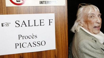 Maya Ruiz-Picasso, fille du peintre à l'entrée de la salle d'audience du procès Pierre Le Guennec/Picasso
 (VALERY HACHE / AFP)