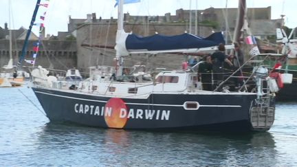 L'équipage du Mukti à bord du Captain Darwin part refaire le voyage de Beagle de Charles Darwin (France 3 Bretagne)