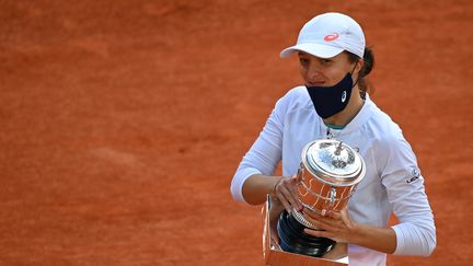 Iga Swiatek, vainqueur 2020 de Roland-Garros.  (ANNE-CHRISTINE POUJOULAT / AFP)