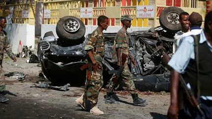 A Mogadiscio, capitale de la Somalie, le 1er octobre 2016, après l'attaque d'un restaurant, attribuée aux islamistes des shebabs. (REUTERS - Feisal Omar)