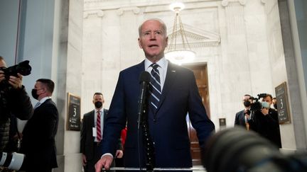 Joe Biden tient un point presse au Capitole, à Washington (Etats-Unis), le 13 janvier 2022. (SAUL LOEB / AFP)