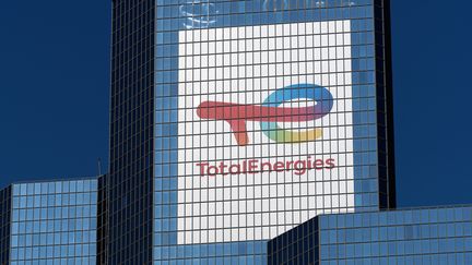 Le siège social de TotalEnergies, le 23 mars 2022. (BRUNO LEVESQUE / MAXPPP)