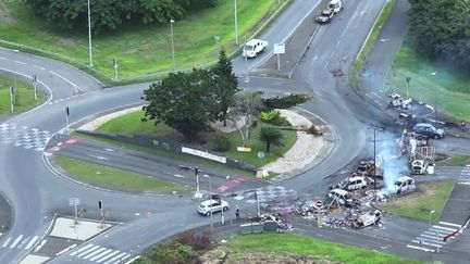 Émeutes en Nouvelle-Calédonie : immersion au cœur d'un barrage indépendantiste