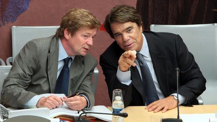 Maurice Lantourne (&agrave; gauche) et Bernard Tapie (&agrave; droite), le 10 septembre 2008. (JACQUES DEMARTHON / AFP)