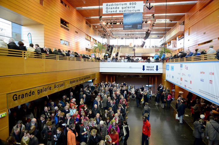 La foule dans l'Agora, entre deux concerts
 (Photopqr/Ouest France)