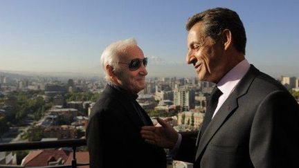 Charles Aznavour et Nicolas Sarkozy à Erevan, Arménie (7 octobre 2011) (AFP/ERIC FEFERBERG)