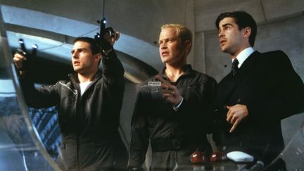 Tom Cruise,&nbsp;Neal McDonough et Colin Farrell pr&eacute;disent les d&eacute;lits dans le film "Minority Report", de Steven Spielberg, sorti en 2002. (SCREEN PROD / AFP)