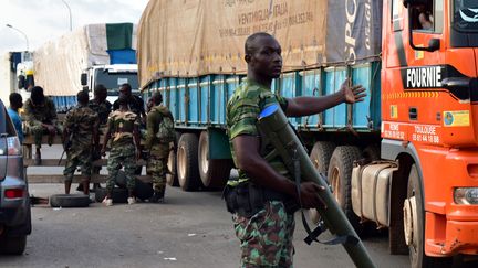 Des mutins contrôlent Bouaké, en&nbsp;Côte d'Ivoire, le 14 mai 2017. (ISSOUF SANOGO / AFP)