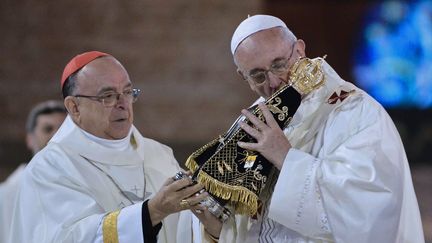 Le pape Fran&ccedil;ois, lors de la messe c&eacute;l&eacute;br&eacute;e en la basilique d'Aparecida (Br&eacute;sil), mercredi 24 juillet, en marge des Journ&eacute;es mondiales de la jeunesse de Rio.&nbsp; (ADRIANO LIMA / BRAZIL PHOTO PRESS)