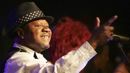 Le chanteur congolais Papa Wemba lors d&#039;un concert au New Morning, à Paris
 (PIERRE VERDY / AFP)