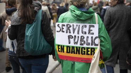 Des fonctionnaires manifestent à Paris le 9 mai 2019. (THOMAS SAMSON / AFP)