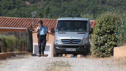 Le lieu o&ugrave; un petit gar&ccedil;on de 6 ans a &eacute;t&eacute; retrouv&eacute; mort dans le camion de son p&egrave;re, &agrave; Bagnols-en-For&ecirc;t (Var), le 4 septembre 2013. (MAXPPP)