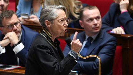 La Première ministre a eu recours à cette anaphore, mardi, pour défendre le texte du gouvernement.