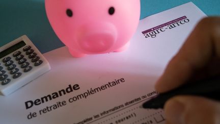 Les pensions des 13 millions de retraités allocataires de l'Agirc-Arrco seront revalorisées de 4,9% dès le 1er novembre, au niveau de l'inflation (photo d'illustration). (RICCARDO MILANI / HANS LUCAS / AFP)