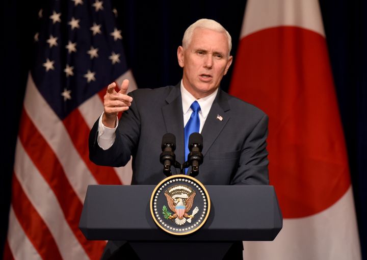 Le vice-président américain Mike Pence lors d'un discours à Tokyo (Japon), le 19 avril 2017. &nbsp; &nbsp;&nbsp; (TORU YAMANAKA / AFP)