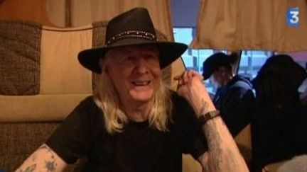 La légende du blues Johnny Winter en tournée française
 (Culturebox)