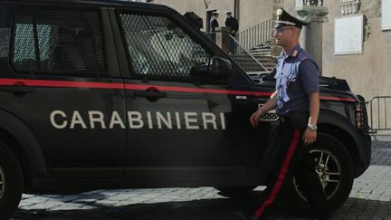 &nbsp; (Illustration : les forces de l'ordre italiennes au cours d'une interpellation en juin 2015 à Rome © MaxPPP)