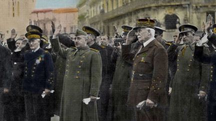 Rencontre entre Philippe Pétain (à droite) et le général Franco (au centre, le bras levé) en 1941 à Montpellier. Les deux chefs d'Etat se sont connus lors de la guerre du Rif au Maroc. (costa/Leemage)