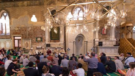 L'islandais Christoph Büchel a installé une mosquée dans une église désaffectée. "La Moschea" se visite dans l'ancienne église de Santa-Maria della Misericordia, que son propriétaire privé a loué à l'Islande pour la Biennale de Venise, mai 2015
 (EPA/MAXPPP)