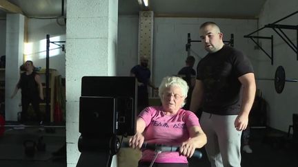 À 86 ans, Madeleine est une championne d'aviron. Des journalistes de France 3 l'ont suivie à l'entraînement en Indre-et-Loire. (France 3)