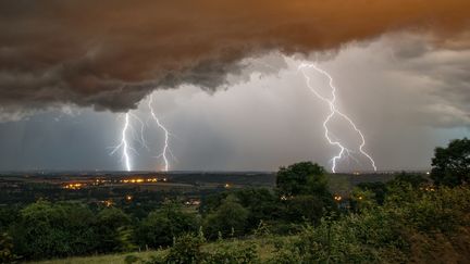 Lors d'un précédent épisode orageux, en janvier 2016. (XAVIER DELORME / BIOSPHOTO / AFP)