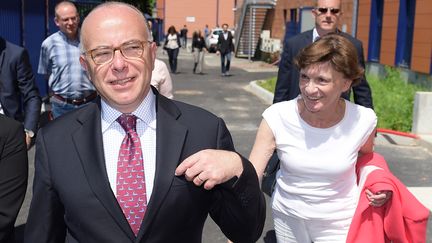 Bernard Cazeneuve, lors d'un déplacement à Bordeaux, le 1er juin 2017. (Photo d'illustration) (NICOLAS TUCAT / AFP)