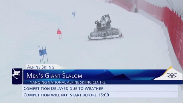 Après une première manche compliquée au niveau de la météo, les officiels ont pris la décision de reporter la suite du slalom géant. La deuxième manche est prévue à 8h heure française, le temps que la neige soit retravaillée et en espérant que les conditions s'améliorent un peu.