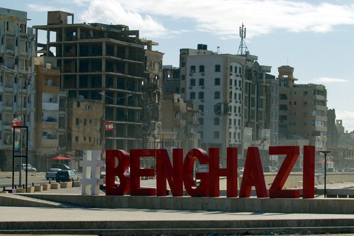 Ravagé par la guerre, le front de mer de Benghazi est toujours en ruine, le 15 octobre 2021. (ABDULLAH DOMA / AFP)