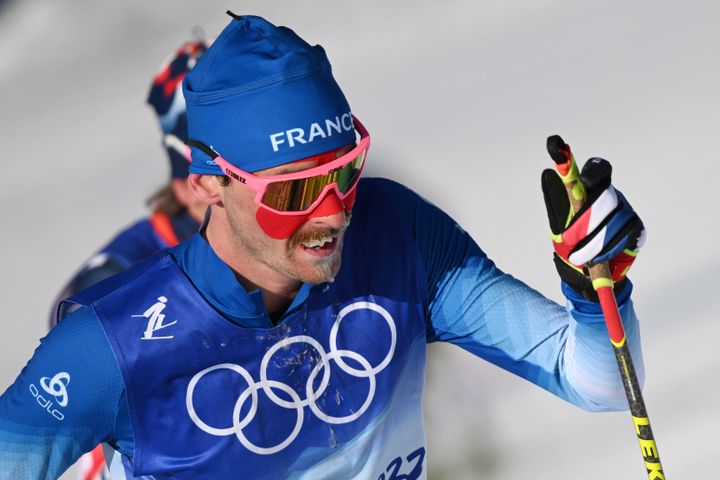 Le fondeur français Hugo Lapalus, lors du skiathlon olympique de Pékin, le 6 février 2022. (MILLEREAU PHILIPPE / KMSP / AFP)