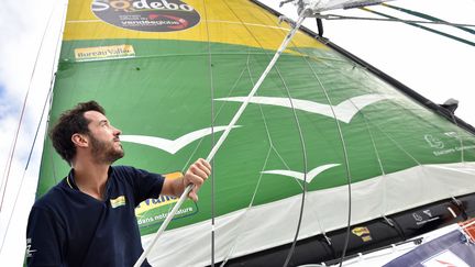 Louis Burton se prépare au Vendée Globe sur Bureau Vallée (LOIC VENANCE / AFP)