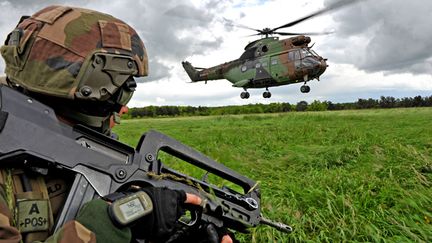 &nbsp; (Photo d'illustration. Le 3e Régiment d'Hélicoptères de Combat durant l'exercice Marne 2013 © Arnaud Beinat)