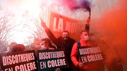 Manifestation de restaurateurs, hoteliers et gérants de discothèques, le 14 décembre 2020 à Paris. (JEAN-BAPTISTE QUENTIN / MAXPPP)