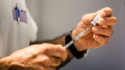 Covid-19 : le pouvoir politique mondial a encore la main sur le vaccin