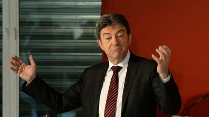 Jean-Luc M&eacute;lenchon, copr&eacute;sident du Parti de gauche, r&eacute;agit aux r&eacute;sultats du premier tour des &eacute;lections municipales, le 23 mars 2014, au si&egrave;ge de son parti, &agrave; Paris. (PIERRE ANDRIEU / AFP)