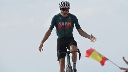 L'Espagnol Pablo Castrillo a remporté la 12e étape de la Vuelta, jeudi 29 août, entre la station thermale d'Orense et la station de ski de Manzaneda. (MIGUEL RIOPA / AFP)