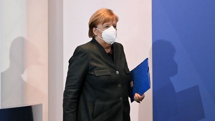 La chancelière allemande Angela Merkel lors d'une conférence de presse sur la situation sanitaire en Allemagne, le 19 janvier 2021 à Berlin.&nbsp; (FILIP SINGER / EPA / AFP)