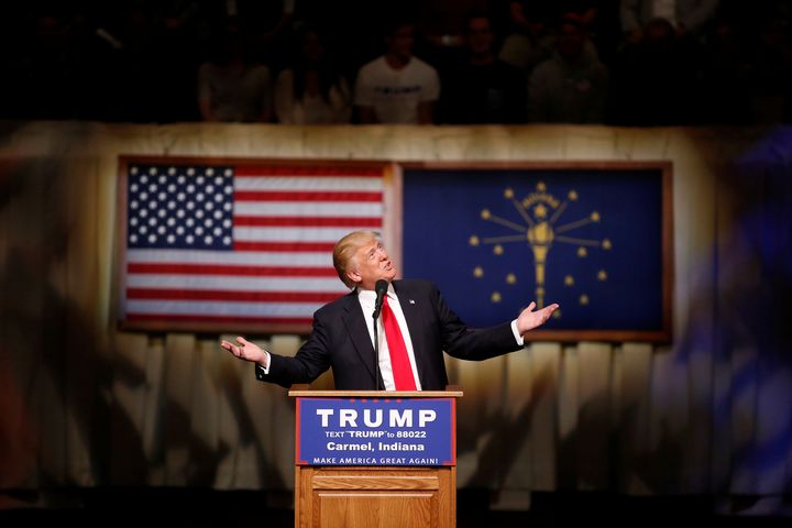 Le candidat à la primaire du parti républicain, Donald Trump, lors d'un meeting dans l'Indiana (Etats-Unis), le 2 mai 2016. (? AARON BERNSTEIN / REUTERS / X02988)