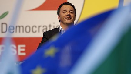 Le Premier ministre italien, Matteo Renzi, donne un meeting, le 22 mai 2014 &agrave; Rome (Italie), trois jours avant les &eacute;lections europ&eacute;ennes. (TONY GENTILE / REUTERS)