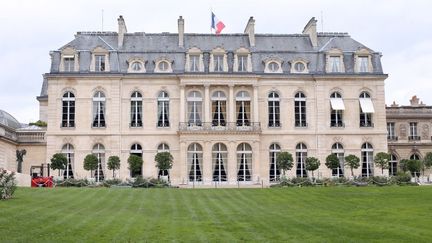 Les jardins du palais de l'Élysée, dans le 8e arrondissement de Paris. (THOMAS SAMSON / AFP)