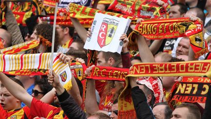 Des supporters du RC Lens avant un match au stade Felix Bollaert (Pas-de-Calais), le 12 avril 2014. (EDDY LEMAISTRE / DPPI MEDIA / AFP)