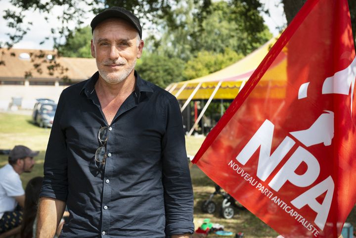 Philippe Poutou manifeste contre des projets de bassines agricoles à Saint-Sauvant (Poitou-Charentes), le 5 septembre 2021. (JEAN-FRANCOIS FORT / HANS LUCAS / AFP)