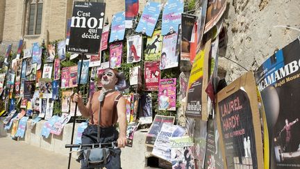 Le clown Vulcano en campagne, durant le festival Off d'Avignon 2012...
 (Daniel Thierry / Photononstop / AFP)