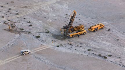 Un forage réalisé par le groupe Areva en Namibie, en mai 2012, après le rachat du groupe Uramin. (COLIN MATTHIEU / AFP)