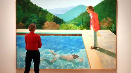 "Portrait of an Artist (Pool with Two Figures)" de David Hockney, exposée chez Christie's à New York où elle sera vendu en novembre, pourrait devenir l'oeuvre d'un artiste vivant la plus chère du monde
 (Timothy A. Clary / AFP)