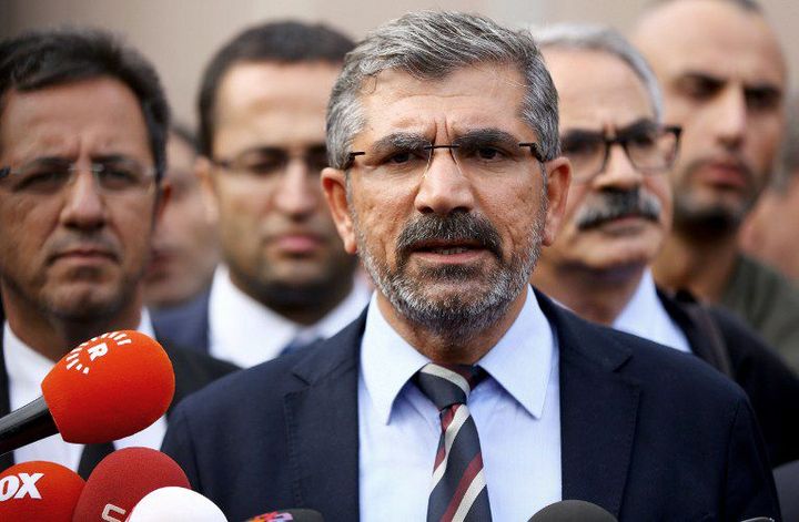 Tahir Elçi s'adressant à la presse le 20 octobre 2015 à Istanbul (Turquie) 
 (BERK OZKAN / ANADOLU AGENCY)