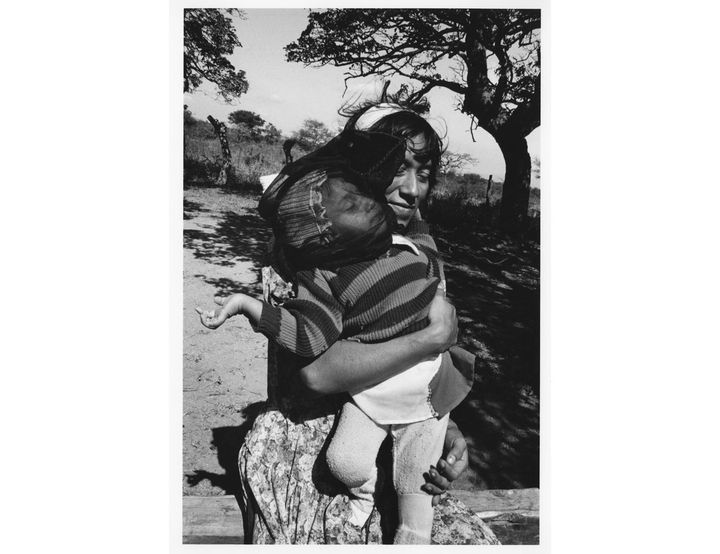 Graciela Iturbide, Velo negro para el viento, Juchitán, Oaxaca, 1988, tirage gélatino-argentique (© Graciela Iturbide)