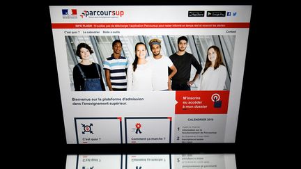 Le code de Parcoursup est disponible en open source, c'est-à-dire librement modifiable et redistribuable. (LIONEL BONAVENTURE / AFP)