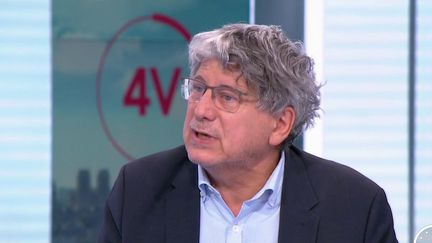 Pass sanitaire : "On se demande si ce n'est pas le pass du laisser-faire", lance Éric Coquerel